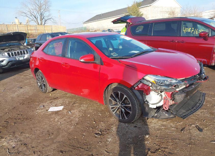 2018 Toyota Corolla SE (VIN 2T1BURHE0JC992102) main photo