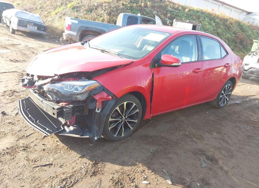 Photo 2 of 2018 Toyota Corolla SE (VIN 2T1BURHE0JC992102)