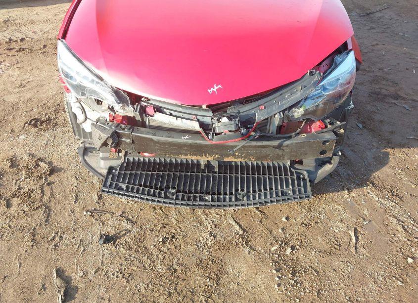 Photo 6 of 2018 Toyota Corolla SE (VIN 2T1BURHE0JC992102)