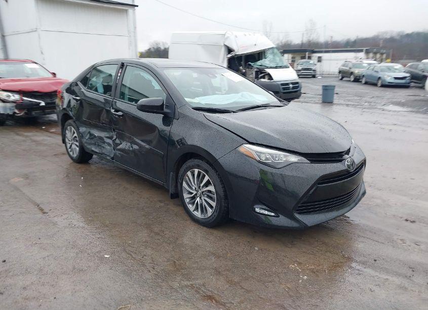 2018 Toyota Corolla XLE (VIN 2T1BURHE0JC995128) main photo