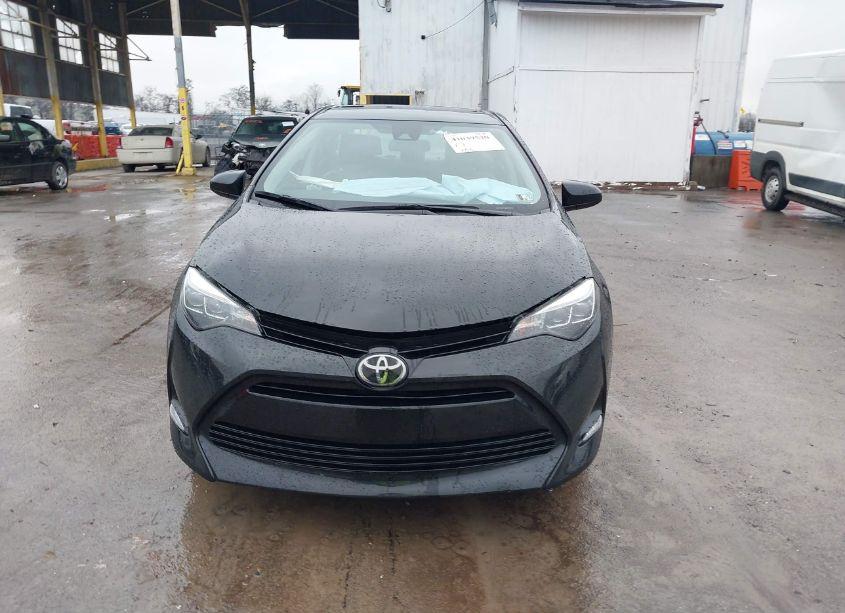 Photo 12 of 2018 Toyota Corolla XLE (VIN 2T1BURHE0JC995128)