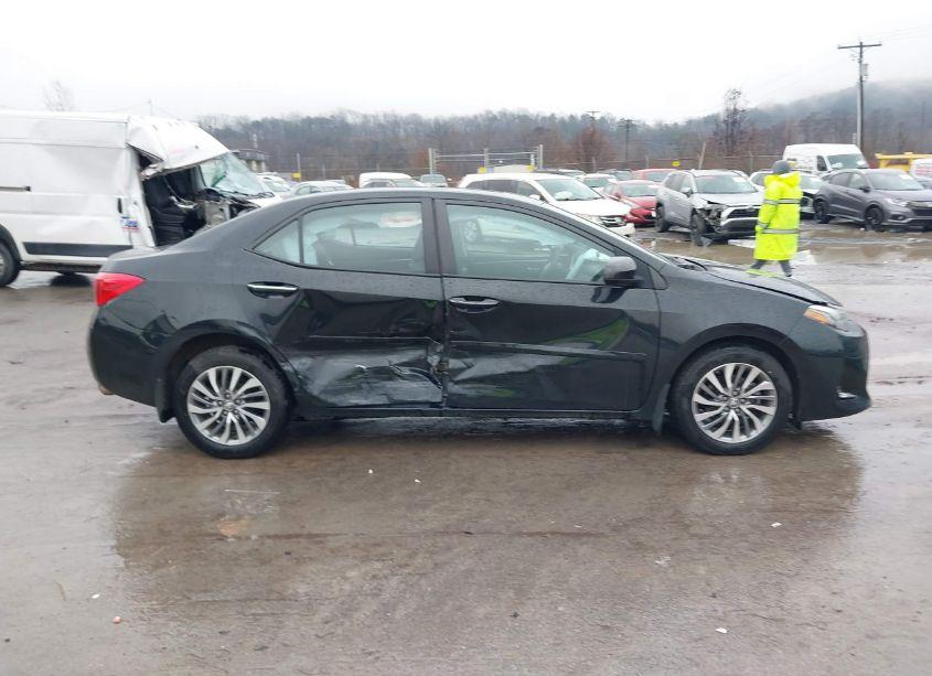 Photo 13 of 2018 Toyota Corolla XLE (VIN 2T1BURHE0JC995128)