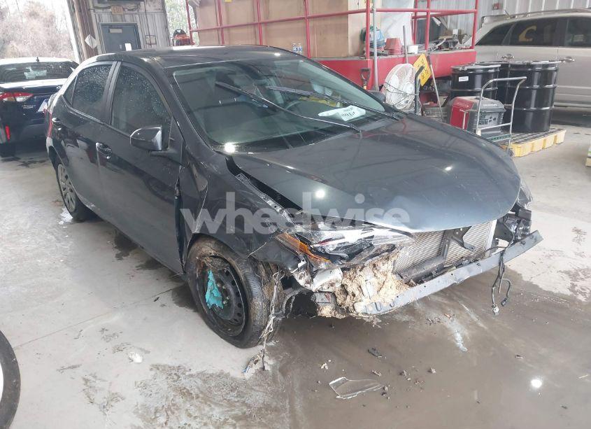 2019 Toyota Corolla LE (VIN 2T1BURHE0KC137076) main photo