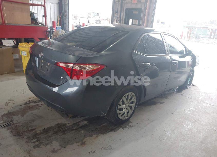 Photo 4 of 2019 Toyota Corolla LE (VIN 2T1BURHE0KC137076)