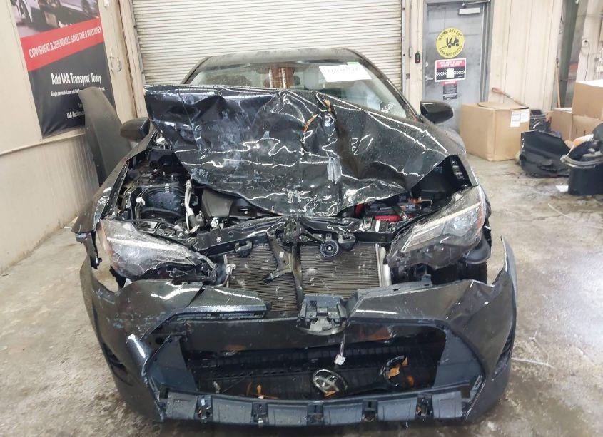 Photo 11 of 2019 Toyota Corolla LE (VIN 2T1BURHE0KC145601)