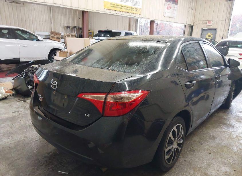 Photo 4 of 2019 Toyota Corolla LE (VIN 2T1BURHE0KC145601)
