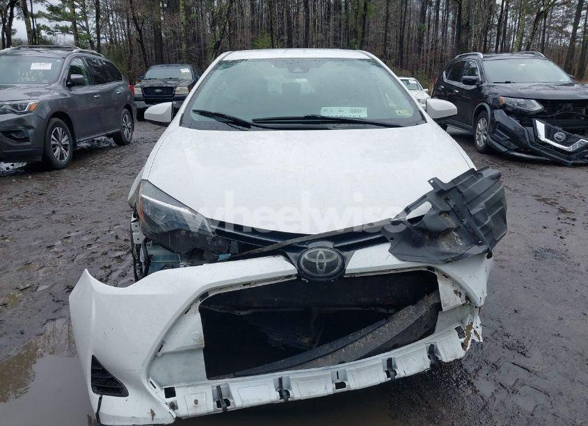 Photo 13 of 2019 Toyota Corolla LE (VIN 2T1BURHE0KC150152)
