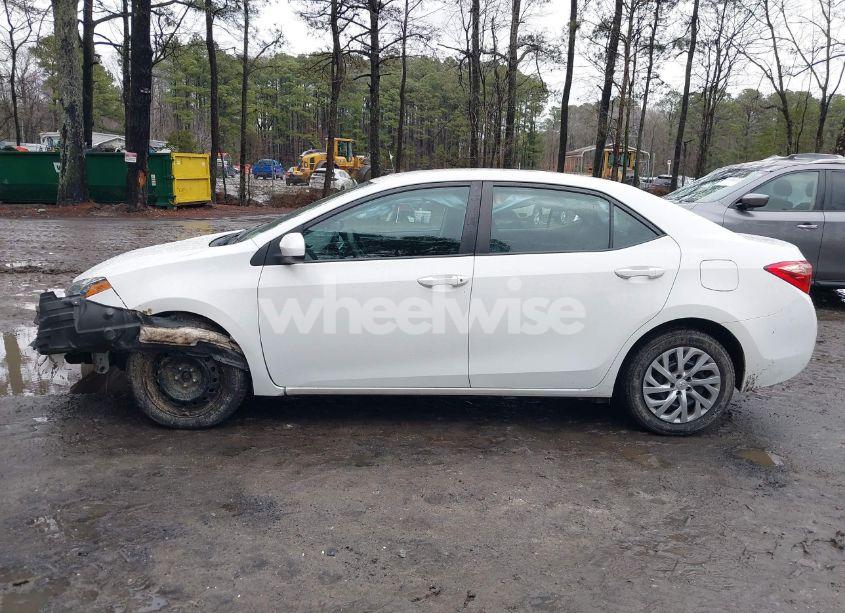 Photo 15 of 2019 Toyota Corolla LE (VIN 2T1BURHE0KC150152)