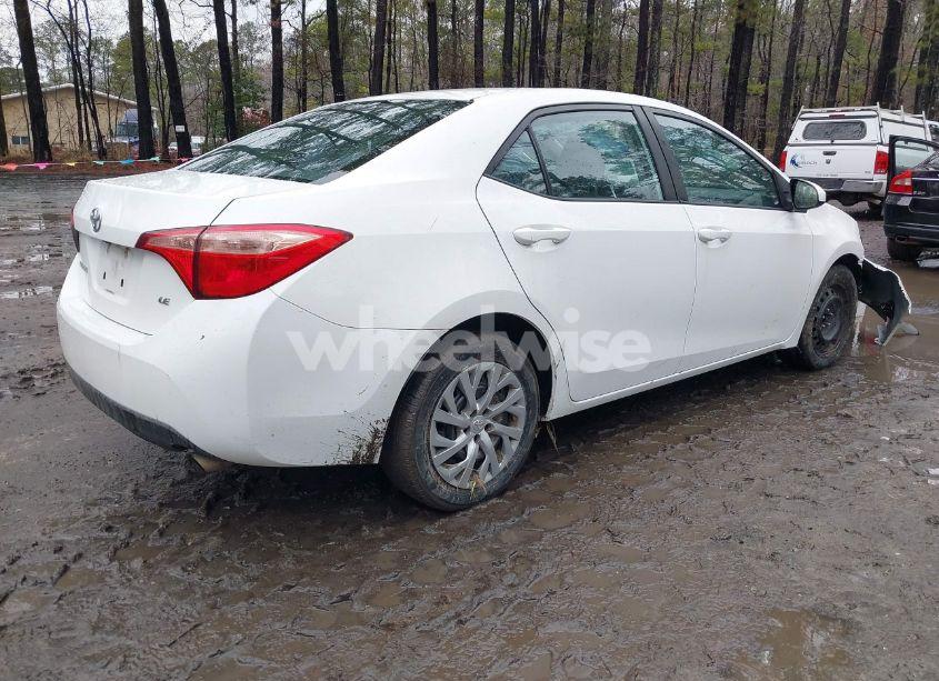 Photo 4 of 2019 Toyota Corolla LE (VIN 2T1BURHE0KC150152)