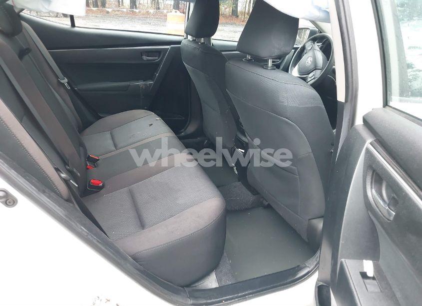 Photo 8 of 2019 Toyota Corolla LE (VIN 2T1BURHE0KC150152)