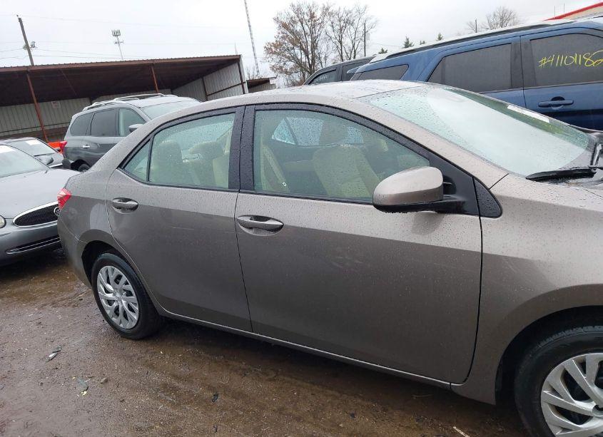 Photo 13 of 2019 Toyota Corolla LE (VIN 2T1BURHE0KC150894)