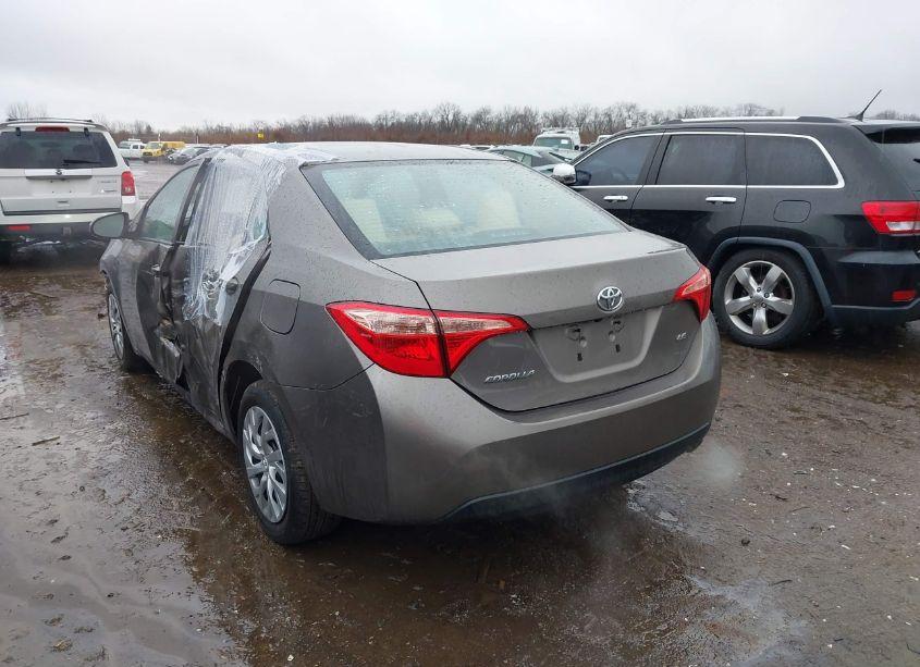 Photo 16 of 2019 Toyota Corolla LE (VIN 2T1BURHE0KC150894)