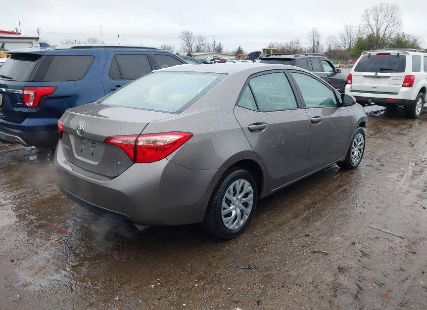 Photo 4 of 2019 Toyota Corolla LE (VIN 2T1BURHE0KC150894)