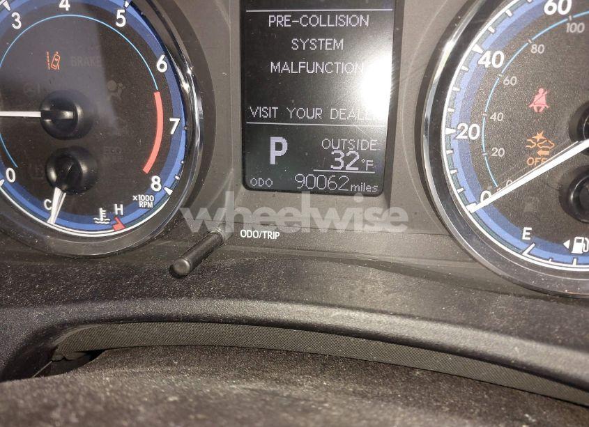 Photo 15 of 2019 Toyota Corolla LE (VIN 2T1BURHE0KC154086)