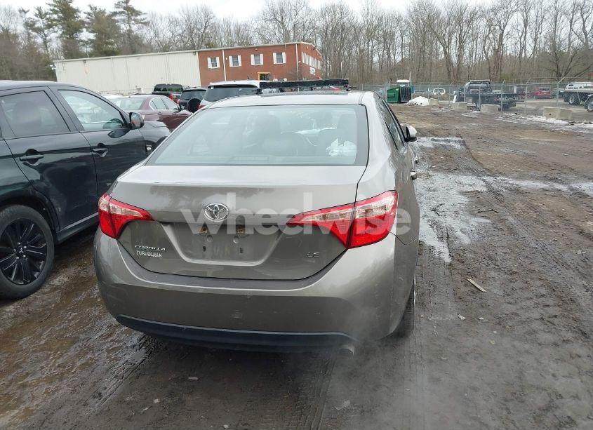 Photo 16 of 2019 Toyota Corolla LE (VIN 2T1BURHE0KC154086)