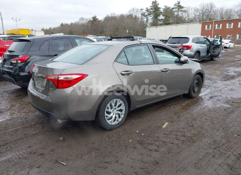 Photo 4 of 2019 Toyota Corolla LE (VIN 2T1BURHE0KC154086)