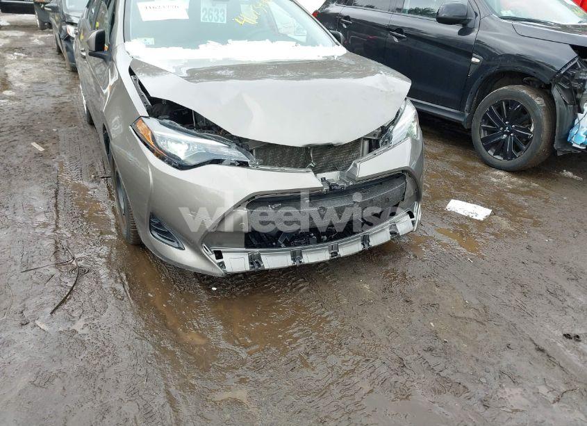 Photo 6 of 2019 Toyota Corolla LE (VIN 2T1BURHE0KC154086)