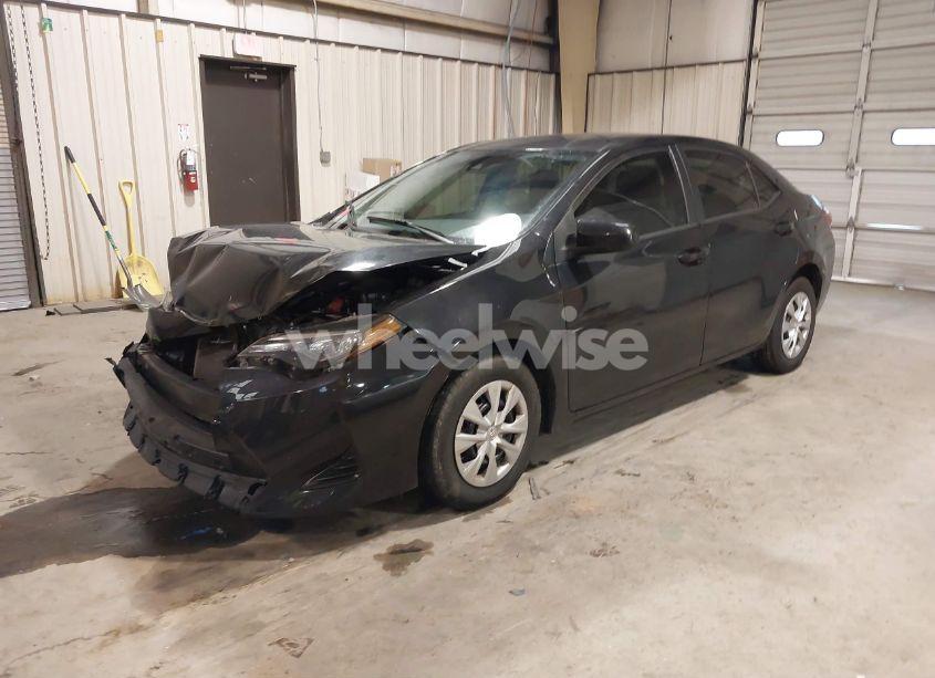 Photo 2 of 2019 Toyota Corolla L (VIN 2T1BURHE0KC166349)