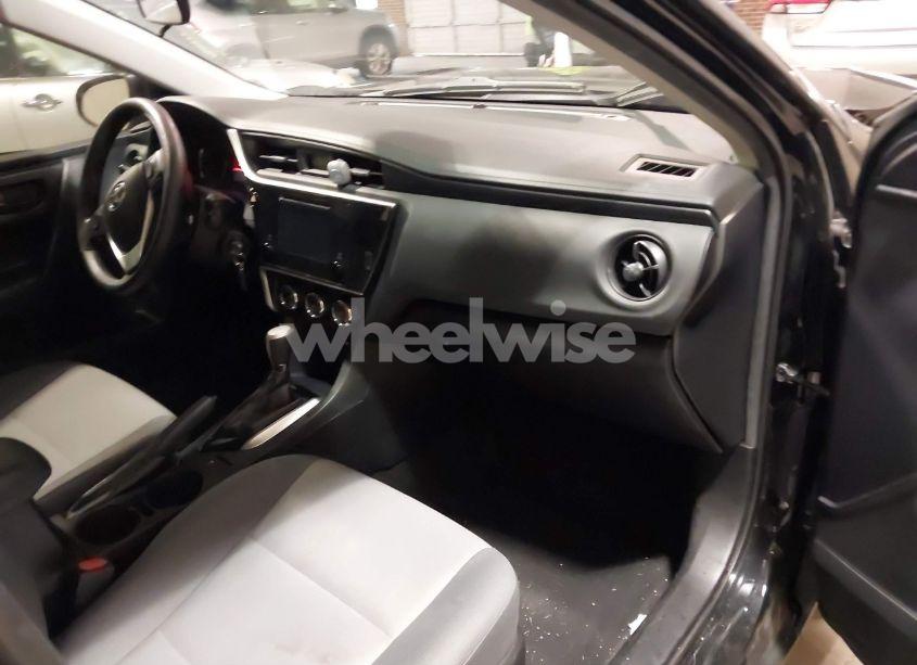 Photo 5 of 2019 Toyota Corolla L (VIN 2T1BURHE0KC166349)