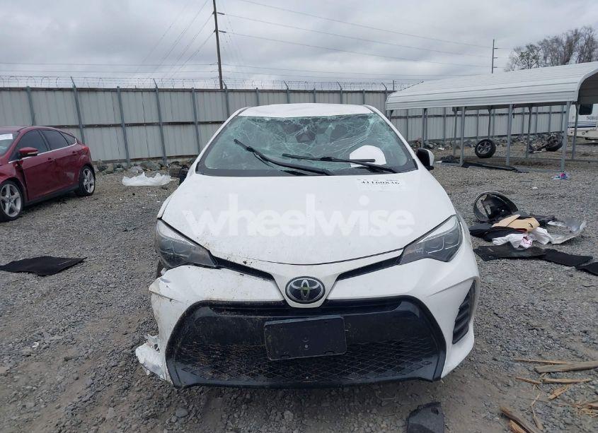 Photo 12 of 2019 Toyota Corolla SE (VIN 2T1BURHE0KC166805)