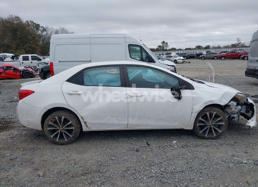 Photo 13 of 2019 Toyota Corolla SE (VIN 2T1BURHE0KC166805)