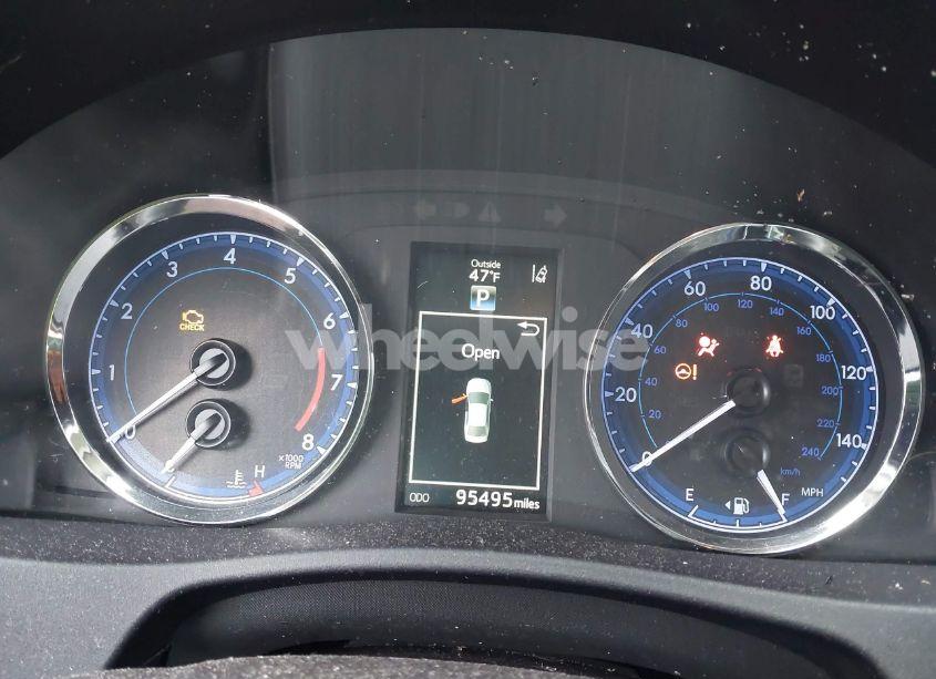 Photo 15 of 2019 Toyota Corolla SE (VIN 2T1BURHE0KC166805)