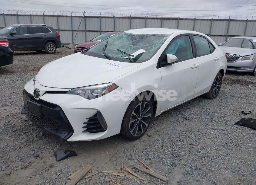 Photo 2 of 2019 Toyota Corolla SE (VIN 2T1BURHE0KC166805)