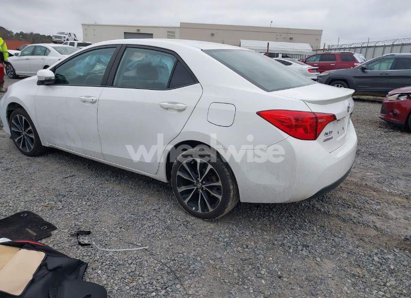 Photo 3 of 2019 Toyota Corolla SE (VIN 2T1BURHE0KC166805)