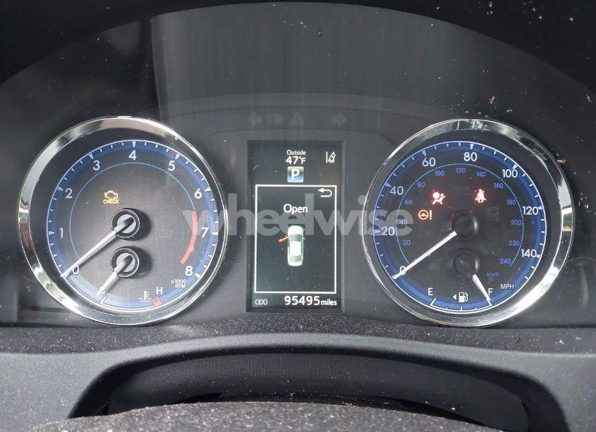 Photo 7 of 2019 Toyota Corolla SE (VIN 2T1BURHE0KC166805)