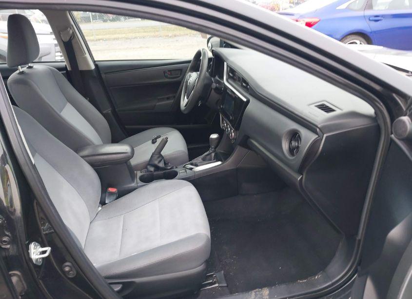 Photo 5 of 2019 Toyota Corolla L (VIN 2T1BURHE0KC166948)