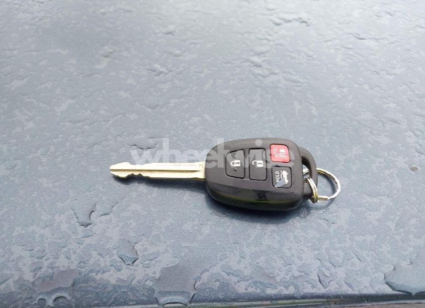 Photo 11 of 2019 Toyota Corolla LE (VIN 2T1BURHE0KC167730)