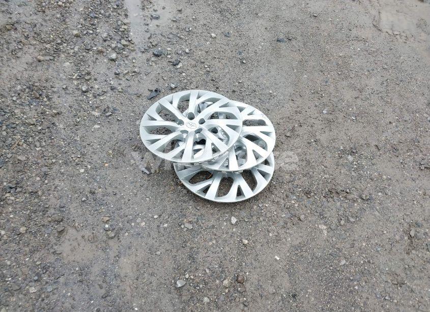 Photo 12 of 2019 Toyota Corolla LE (VIN 2T1BURHE0KC167730)