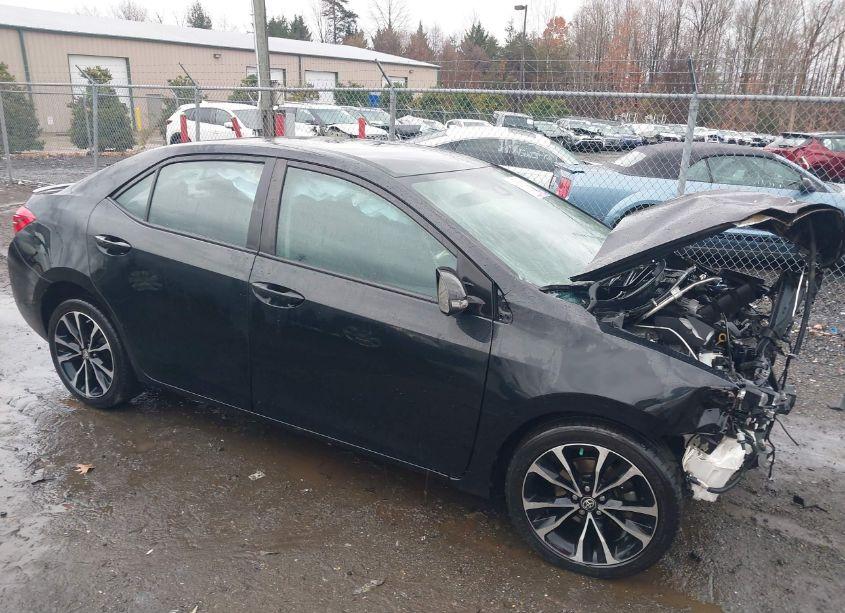 2019 Toyota Corolla SE (VIN 2T1BURHE0KC169266) main photo