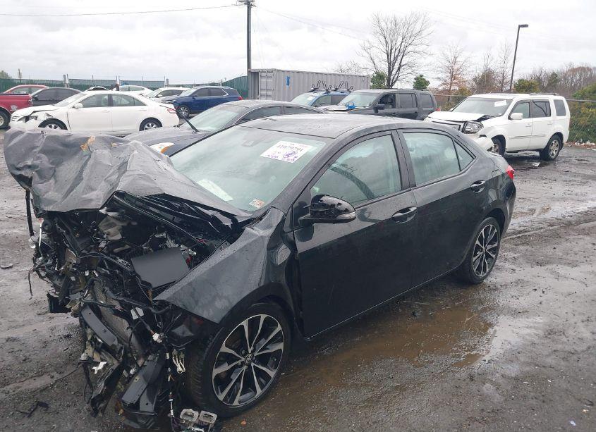 Photo 2 of 2019 Toyota Corolla SE (VIN 2T1BURHE0KC169266)