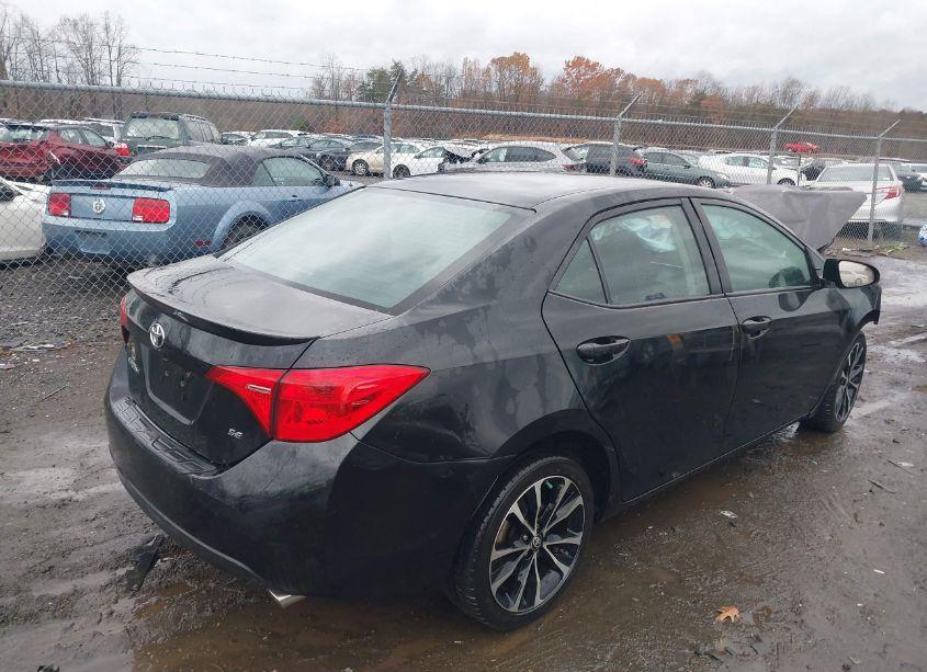 Photo 4 of 2019 Toyota Corolla SE (VIN 2T1BURHE0KC169266)