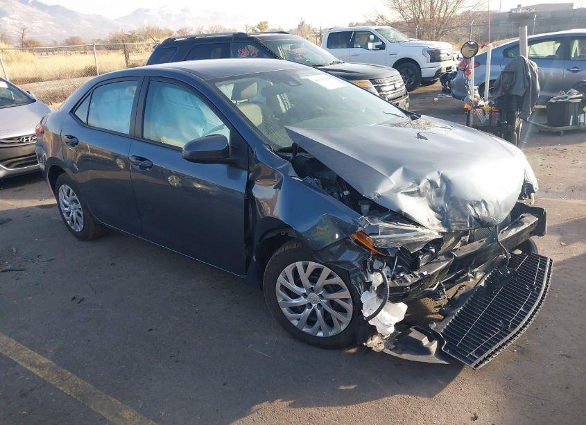 2019 Toyota Corolla LE (VIN 2T1BURHE0KC175147) main photo