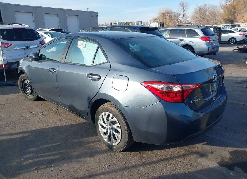 Photo 3 of 2019 Toyota Corolla LE (VIN 2T1BURHE0KC175147)
