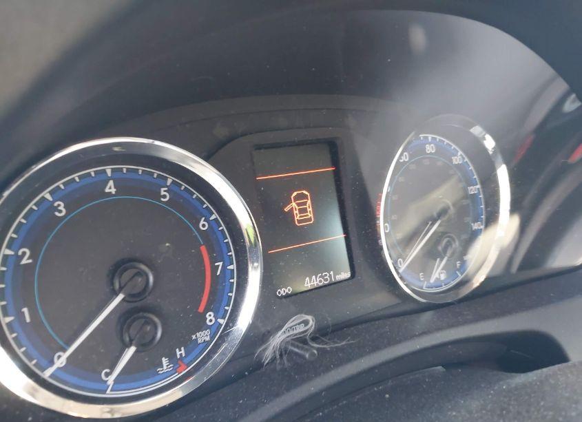 Photo 7 of 2019 Toyota Corolla LE (VIN 2T1BURHE0KC175147)