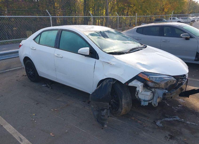 2019 Toyota Corolla LE (VIN 2T1BURHE0KC176296) main photo