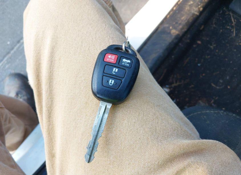 Photo 11 of 2019 Toyota Corolla LE (VIN 2T1BURHE0KC176296)