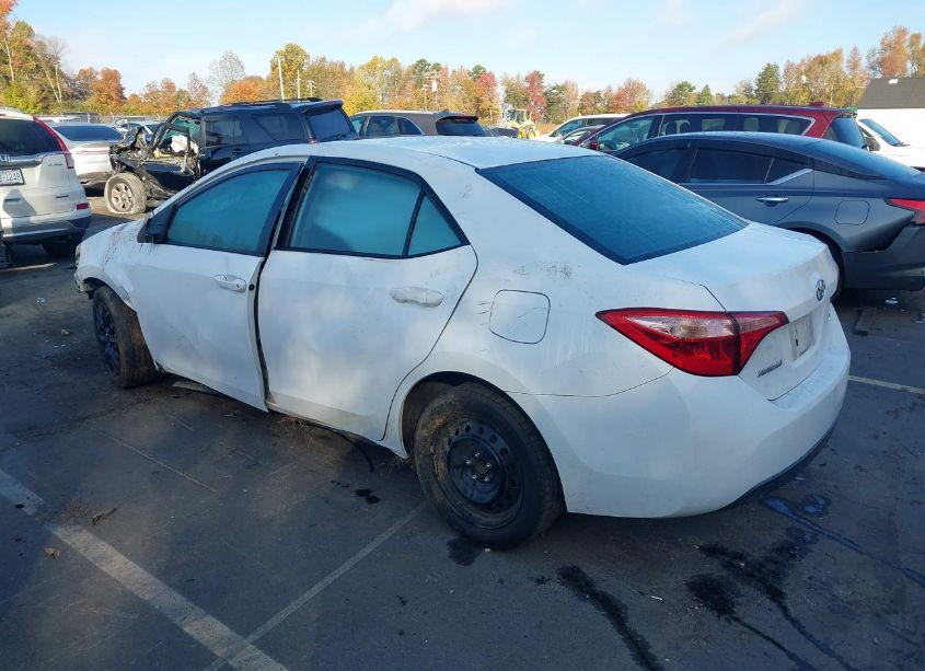 Photo 3 of 2019 Toyota Corolla LE (VIN 2T1BURHE0KC176296)