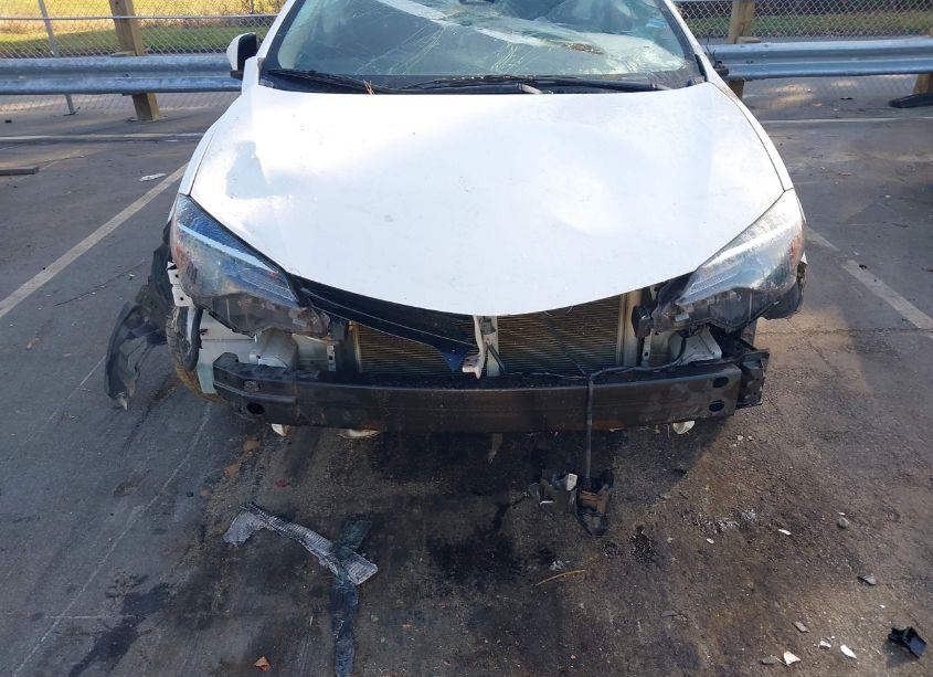 Photo 6 of 2019 Toyota Corolla LE (VIN 2T1BURHE0KC176296)