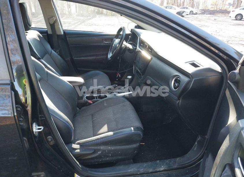 Photo 5 of 2019 Toyota Corolla L/LE/XLE/SE/XSE (VIN 2T1BURHE0KC177741)