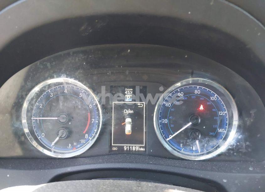 Photo 7 of 2019 Toyota Corolla L/LE/XLE/SE/XSE (VIN 2T1BURHE0KC177741)