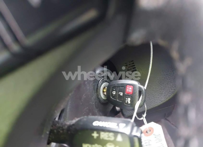 Photo 11 of 2019 Toyota Corolla SE (VIN 2T1BURHE0KC178372)