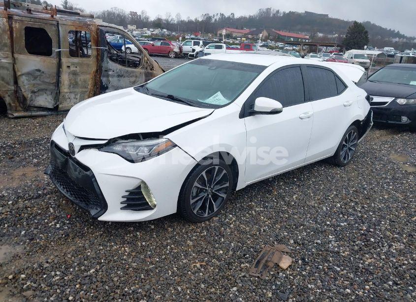 Photo 2 of 2019 Toyota Corolla SE (VIN 2T1BURHE0KC178372)