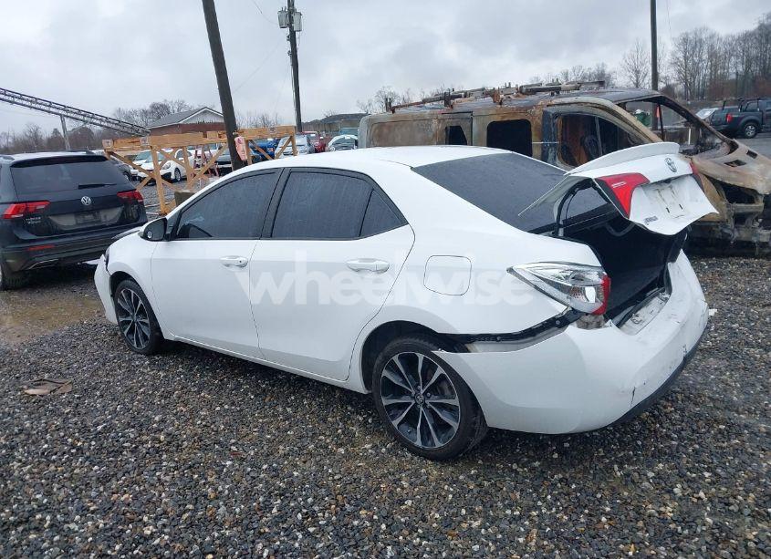 Photo 3 of 2019 Toyota Corolla SE (VIN 2T1BURHE0KC178372)