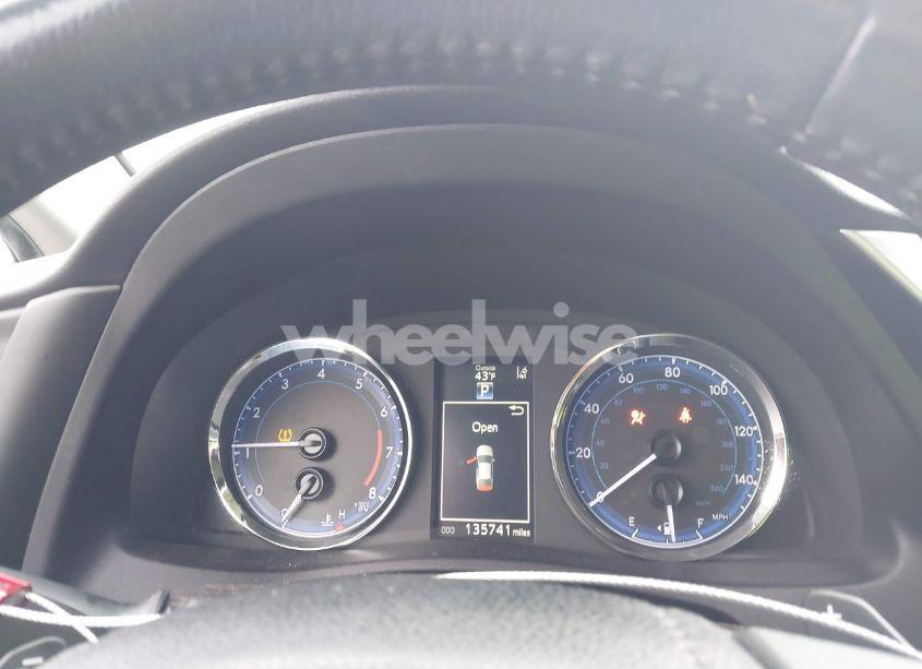 Photo 7 of 2019 Toyota Corolla SE (VIN 2T1BURHE0KC178372)