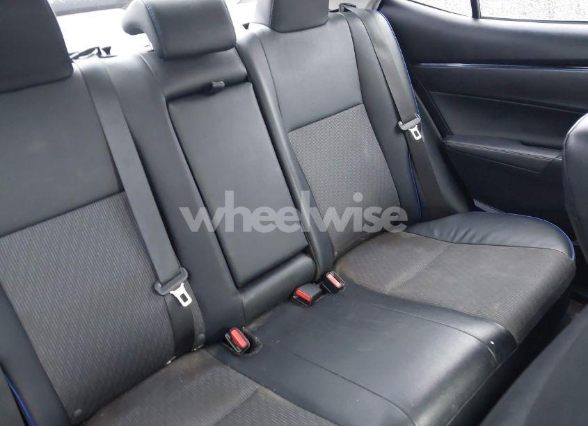 Photo 8 of 2019 Toyota Corolla SE (VIN 2T1BURHE0KC178372)