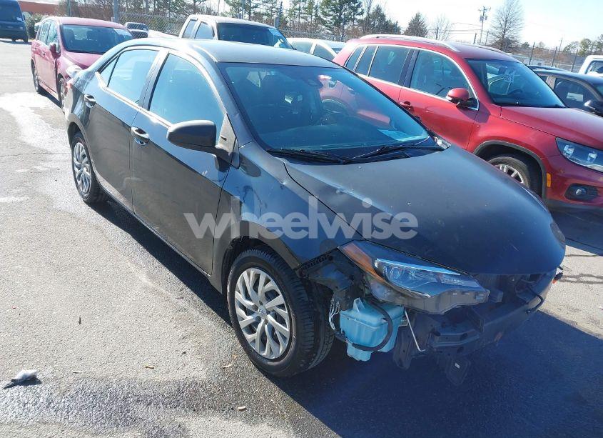 2019 Toyota Corolla LE (VIN 2T1BURHE0KC180073) main photo